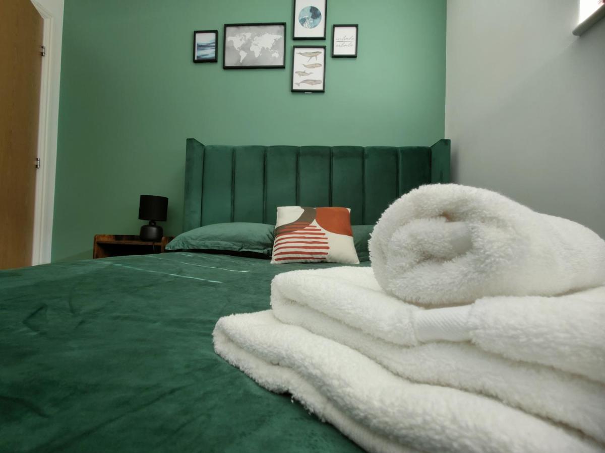 City Centered 2 Bed Serviced Apartment- Sherpa Homes 스윈던 외부 사진